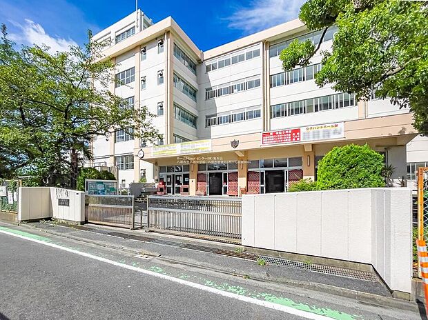 八潮市立八幡中学校（約1,100m）