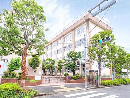 江戸川区立西一之江小学校 821ｍ(徒歩11分)