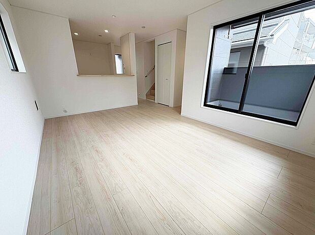 【リビング】≪Living room≫
採光良好なリビングは、ご家族の憩いの空間。居心地の良い快適な安らぎの場所にもなりそうです。