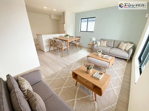 【リビング】≪Living room≫
広々とした開放感あふれるリビングです。
ご家族でインテリアのレイアウトを考えるのも楽しみになりそうです☆
※家具をCGで加工しています。家具付き販売ではございません。