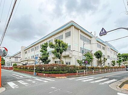 江戸川区立上小岩小学校 350m(徒歩5分)