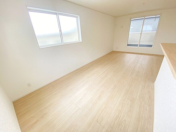 【リビング】≪Living room≫
採光良好なリビングは、ご家族の憩いの空間。居心地の良い快適な安らぎの場所にもなりそうです。
