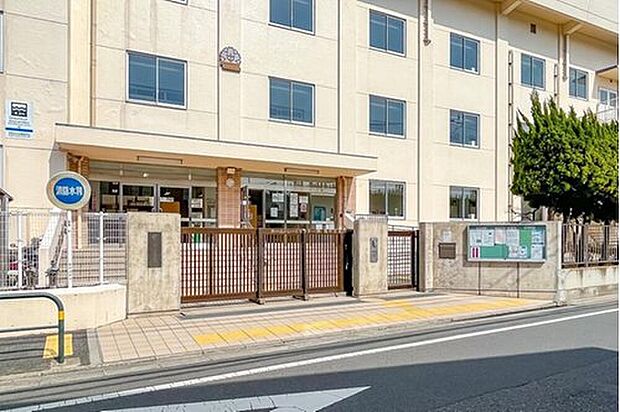 足立区立第十二中学校（約1,900m）