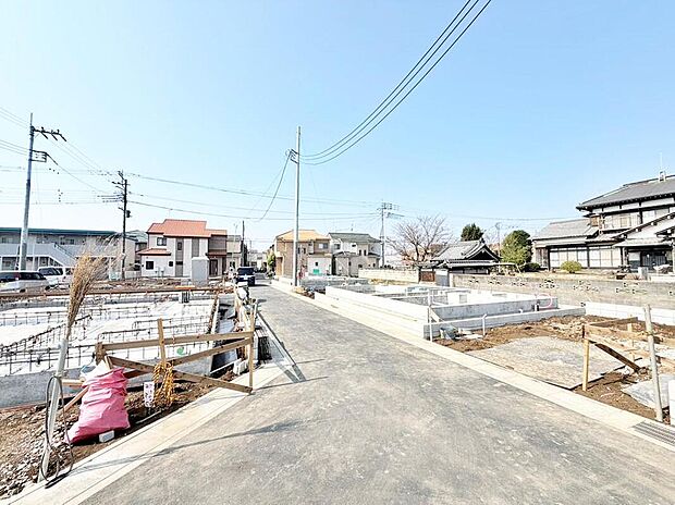 【前面道路含む現地写真】≪2026.03撮影≫カースペースは1～2台分ございます！