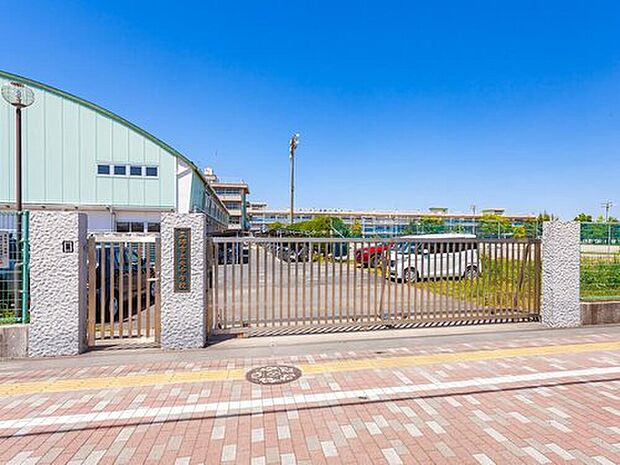 三郷市立北中学校（約2,400m）