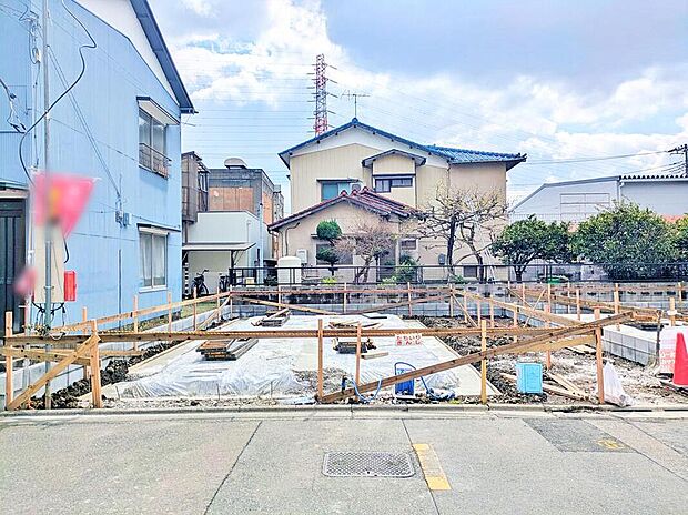 【前面道路含む現地写真】現地（2026年3月）撮影
保育園徒歩7分、小学校徒歩9分など送迎や通学も安心の立地☆