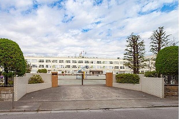 足立区立中川北小学校（約220m）