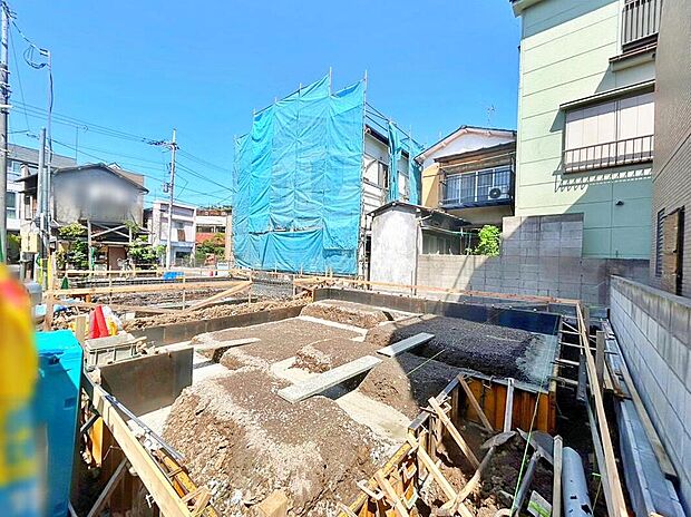 【現地外観写真】≪見学予約可能！≫
保育園徒歩4分、小学校徒歩6分など、送迎や通学も安心の立地◎
