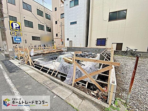 【現地外観写真】≪内覧以外にも資金計画やライフプランに寄り添ったご提案をいたします♪≫
1階の居室はライフスタイルに合わせて使いやすく、自由度が高いのも魅力です。そのほか大容量WICやワイドなパントリーもご用意!