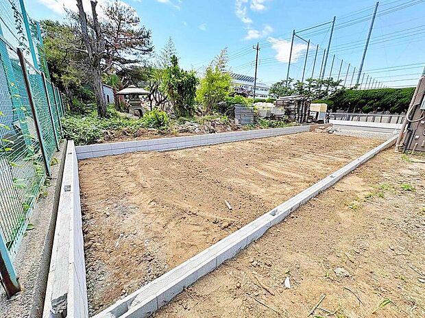 【現地外観写真】現地(2026年5月)撮影
耐震性能最高等級3:消防署や警察署など防災拠点となる建物に求められる最も高い耐震性能を持つ住宅基準で、震度7ほどの地震にも耐えられる安心の設計です♪