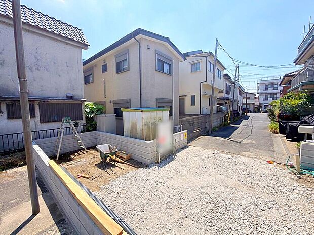 【前面道路含む現地写真】現地(2026年5月)撮影
前道路は私道なので車の通り抜けがなく安心♪