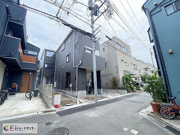 【前面道路含む現地写真】≪内覧以外にも資金計画やライフプランに寄り添ったご提案をいたします♪≫陽当たり良好な西側前面道路！