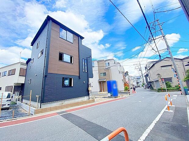 【前面道路含む現地写真】≪見学予約可能！≫
こちらの物件はZEH水準を満たした、省エネ性能に優れた物件です◎