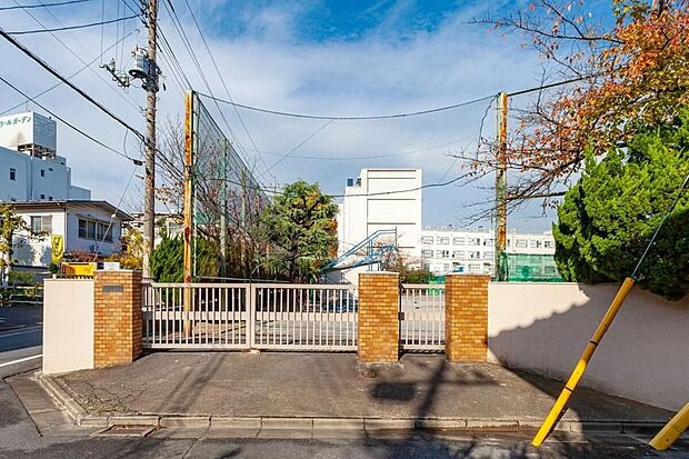 足立区立渕江中学校(約850m)