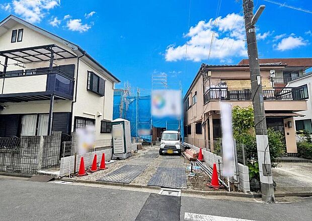 【前面道路含む現地写真】≪見学予約可能！≫
小学校まで徒歩3分！中学校まで徒歩5分！最寄りスーパーまで徒歩7分！家族みんなが暮らしやすいエリアです♪