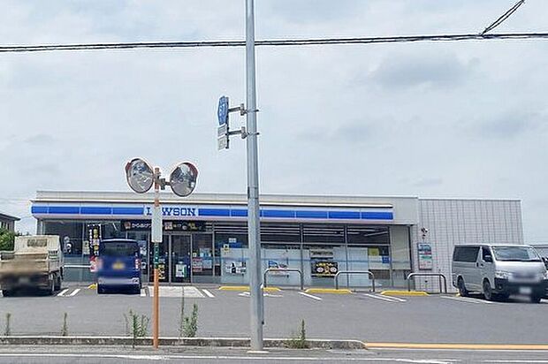 ローソン三郷戸ケ崎店(約220m)