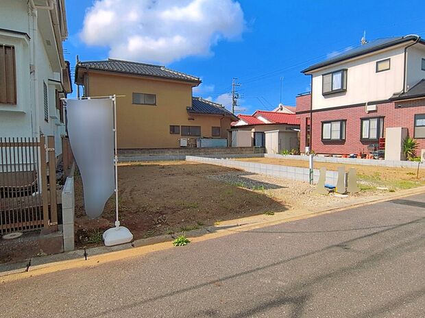 【前面道路含む現地写真】現地(2026年7月)撮影
近隣にはスーパーやコンビニ、ドラッグストアなどの買い物施設が充実◎