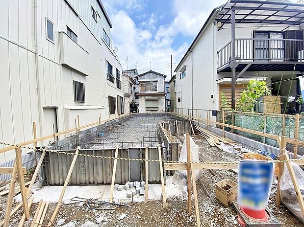 【前面道路含む現地写真】≪内覧以外にも資金計画やライフプランに寄り添ったご提案をいたします♪≫小中学校、複数スーパーが徒歩10分圏内に揃う、ご家族みんなが暮らしやすいエリアです♪是非現地をご確認ください!
