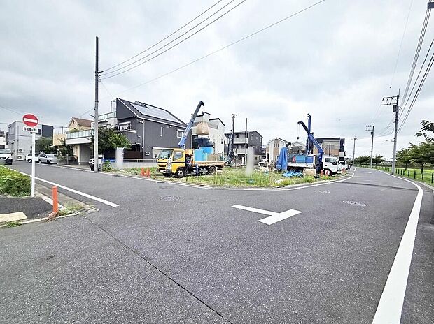 【前面道路含む現地写真】現地(2026年8月)撮影■家事を手助けする「食洗機」付きで、家族と過ごす時間が増えます♪