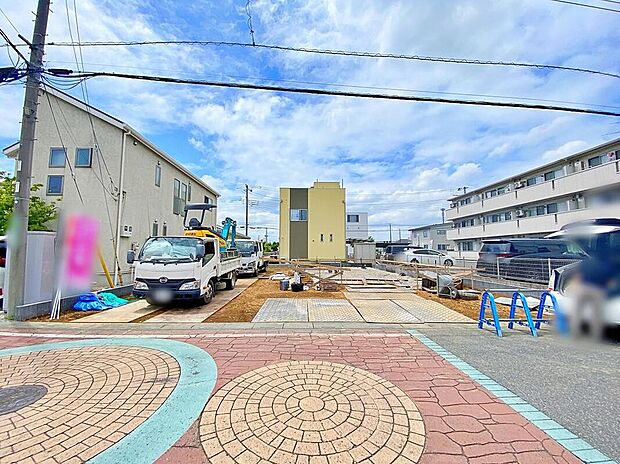 【前面道路含む現地写真】≪本日見学可能!ぜひ、あなたの目で直接ご確認ください♪≫
設備や広さなどの条件を満たし、将来にわたって長く住み続けられると国から認められた「長期優良住宅」☆