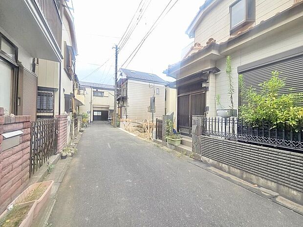 【前面道路含む現地写真】≪見学予約可能！≫つくばエクスプレス「三郷中央」駅バス6分「南中学校入口」停歩7分！「八潮」駅、JR常磐線「金町」駅からもバスがあります♪2路線利用可能