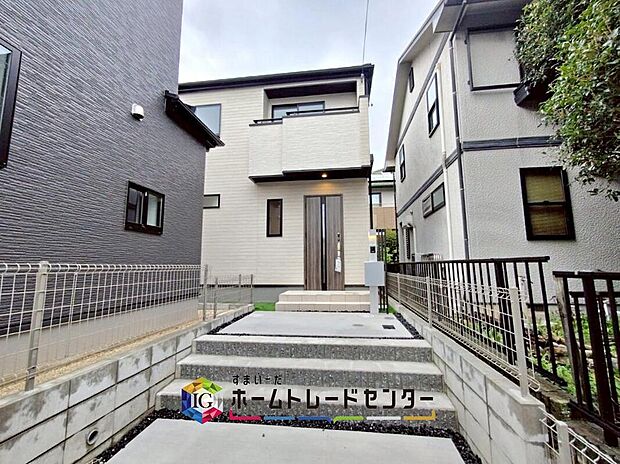 名古屋市桔梗平２期　２号棟
駐車場２台完備☆
ぜひ現地にて、実際の街並み・日当たり等ご確認下さい♪
お問い合わせはお気軽に☆