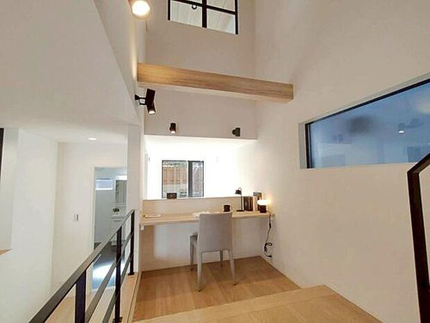 ４号地　カウンタースペース
お子様の勉強スペースや仕事場、ちょっとした家事スペースなど、多目的に使うことができます♪