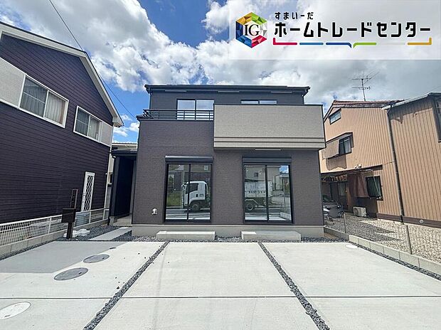 瀬戸市東安戸町　限定１棟
堂々完成しました☆ご案内可能です♪
並列３台駐車可能、南道路で日当たり良好☆
お問い合わせはお気軽に、ホームトレードセンター株式会社まで！