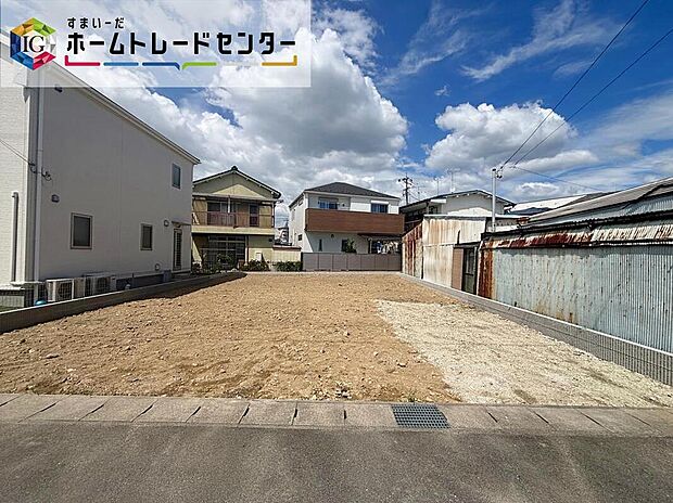 名古屋市北区喜惣治二丁目　限定１棟
２０２６年１１月下旬完成予定☆
並列４台駐車可能、お庭付き♪
南道路に面しており日当たり良好♪
お問い合わせはお気軽に、ホームトレードセンター株式会社まで！