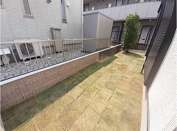 【庭】１号棟
お庭のあるおうち☆
マンションにはない戸建てならではのメリットです！
好きなお花でお庭をいっぱいに！お子様やペットの遊び場に♪