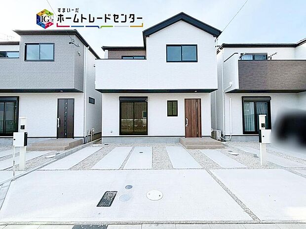 【現地外観写真】北区北久手町１期、全４棟（写真３号棟）
堂々完成☆
ぜひ現地にて、実際の街並み・日当たり等ご確認下さい♪
お問い合わせはお気軽に☆