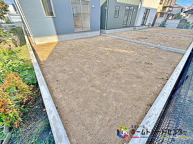 【庭】1号棟 お庭スペース☆
全棟に広々とした南向きのお庭がございます♪
小さなお子様の遊び場や、ガーデニング・家庭菜園・BBQなどお好みにお楽しみいただけます♪