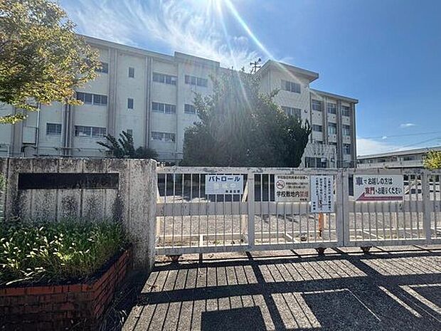 東郷町立音貝小学校（約800m）