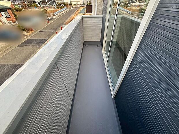 【バルコニー】お洗濯だけでなく、ちょっとしたリラックスできる空間になりそうです☆