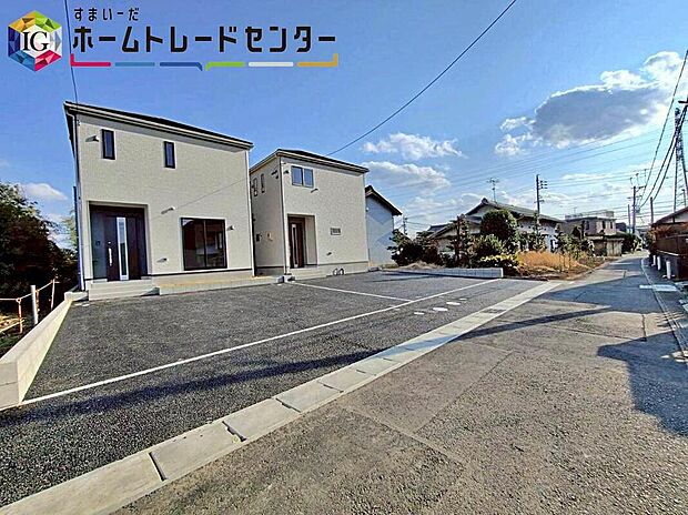 【前面道路含む現地写真】前面は、西側約４．００ｍの道路に接道しています。
ぜひ現地にて、実際の建物・街並み・日当たり等ご確認下さい♪
お問い合わせはお気軽に☆