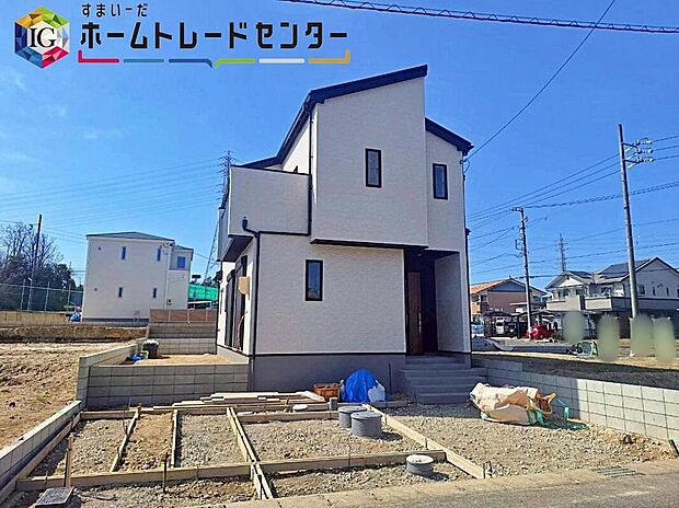 【現地外観写真】瀬戸市品野町６期２棟（写真２号棟）
スーパーまで徒歩9分！毎日の買い物も近くて便利！