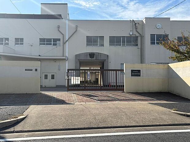 名古屋市立志段味中学校（約1,500m）