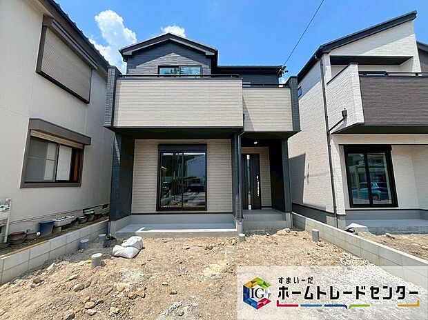 【現地外観写真】春日井市気噴町北2棟(写真1号棟)
2026年7月下旬完成予定☆
並列2台駐車可能、南側道路に面しており日当たり良好♪
お問い合わせはお気軽に、ホームトレードセンター株式会社まで!