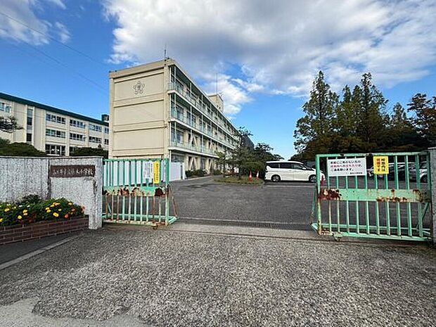 春日井市立篠木小学校(約650m)