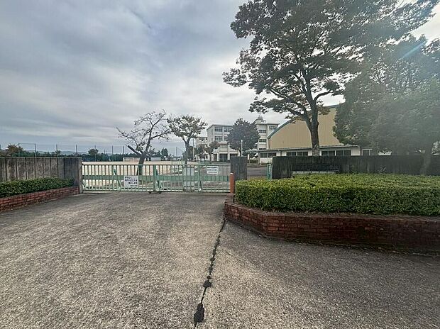 春日井市立東高森台小学校(約450m)