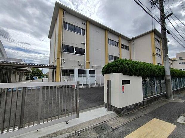 尾張旭市立旭中学校(約1,500m)