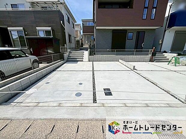 【駐車場】2号棟 駐車スペース
並列2台駐車可能なスペースを確保しました☆
来客時も安心です♪
セカンドカー用にされてもいいですね♪