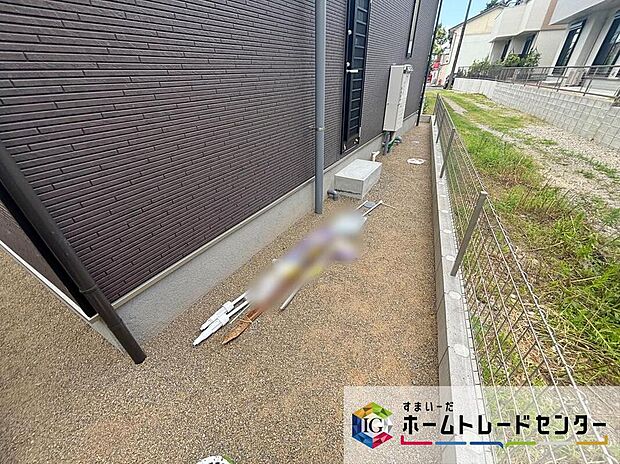 【庭】お庭がございます♪
マンションにはない戸建てならではのメリットです！
好きなお花でお庭をいっぱいに！