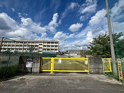 尾張旭市立東中学校 2100m(徒歩27分)