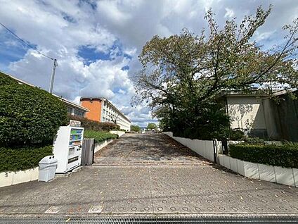 尾張旭市立三郷小学校 900ｍ(徒歩12分)