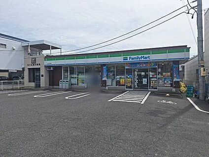 ファミリーマート守山千代田店 465ｍ(徒歩6分)