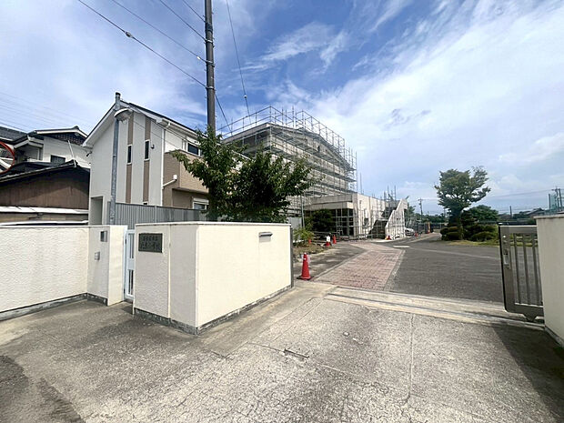 比良小学校（約850m）