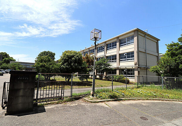 中部中学校（約2,100m）