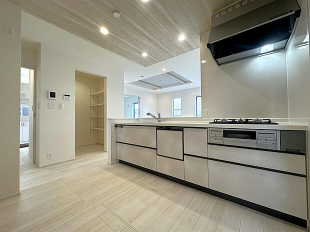 【(1)　キッチン】食器洗い機完備！家事の負担軽減に♪