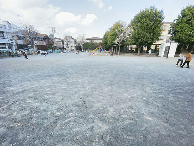 上小田中北公園(約126m)